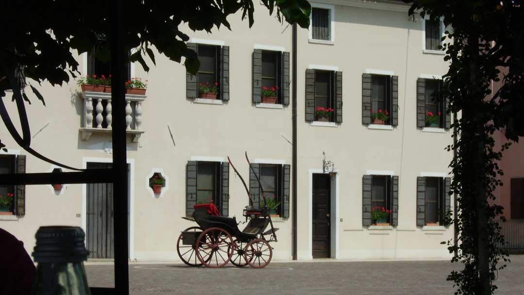 villa_front_01